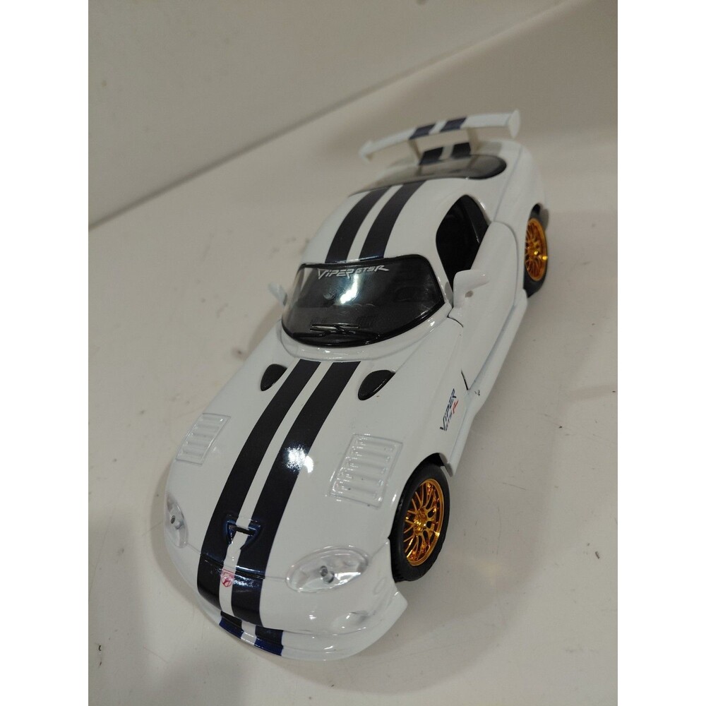Maisto Die Cast 1/24 Scale Dodge Viper GTS-R Sports Car